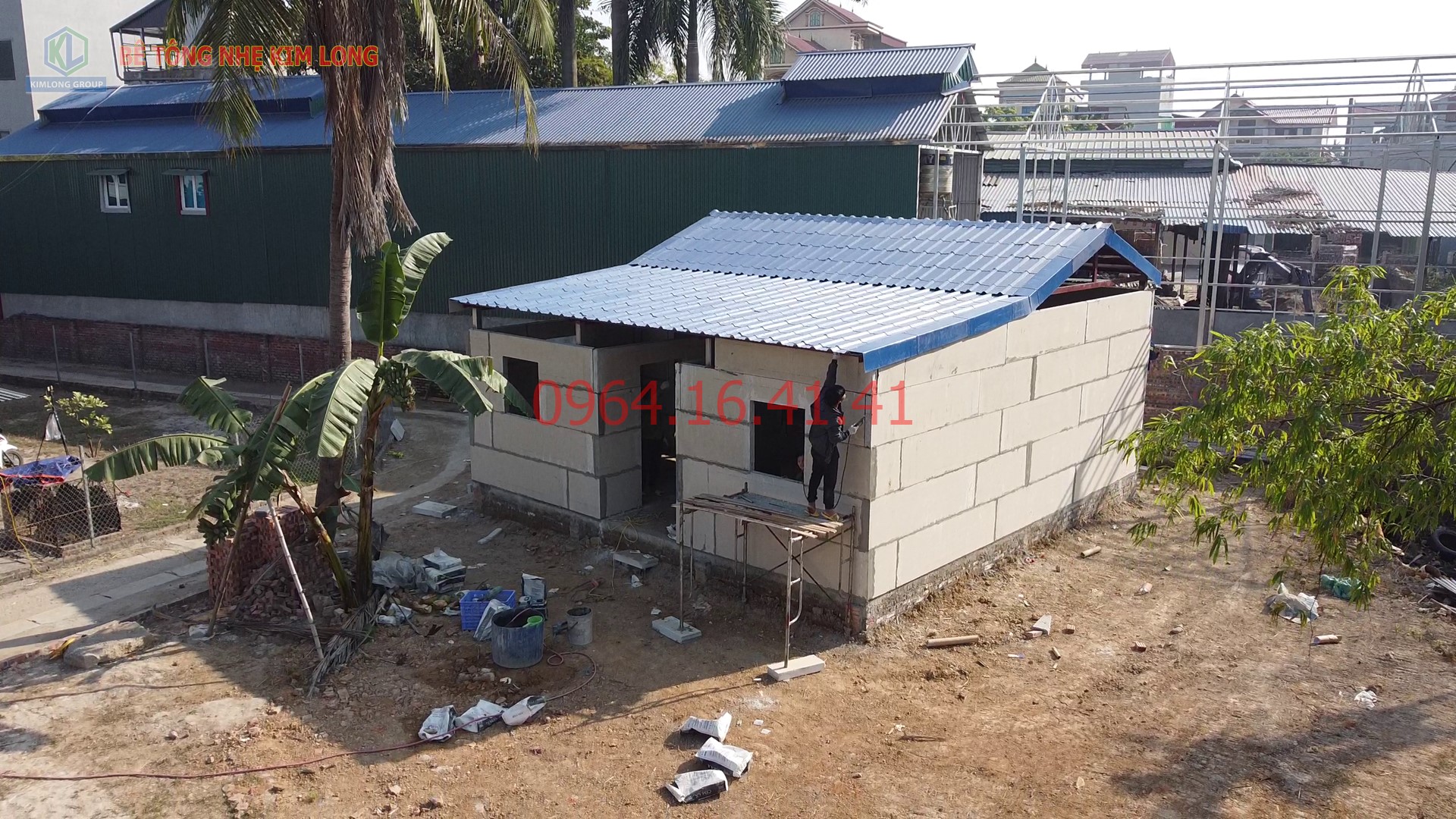 Tường bê tông nhẹ có đắt hơn tường gạch không? Nhà cấp 4 lắp ghép bê tông nhẹ trong hơn 2 ngày như thế nào? 